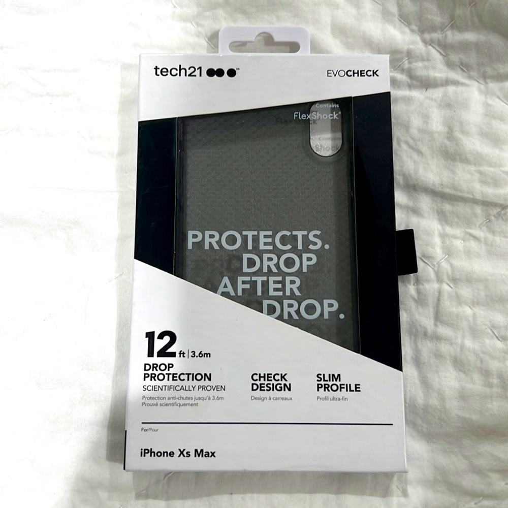 Brand New in Box tech21 EvoCheck Clear Black iphone case Xs Max